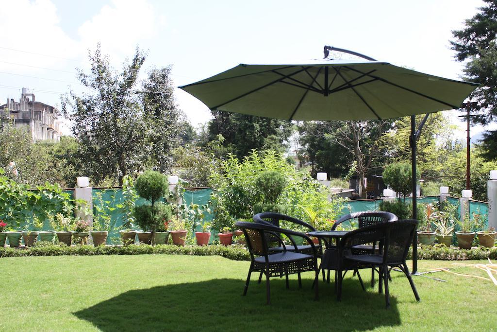 Hotel The Royal Court à Nainital Extérieur photo