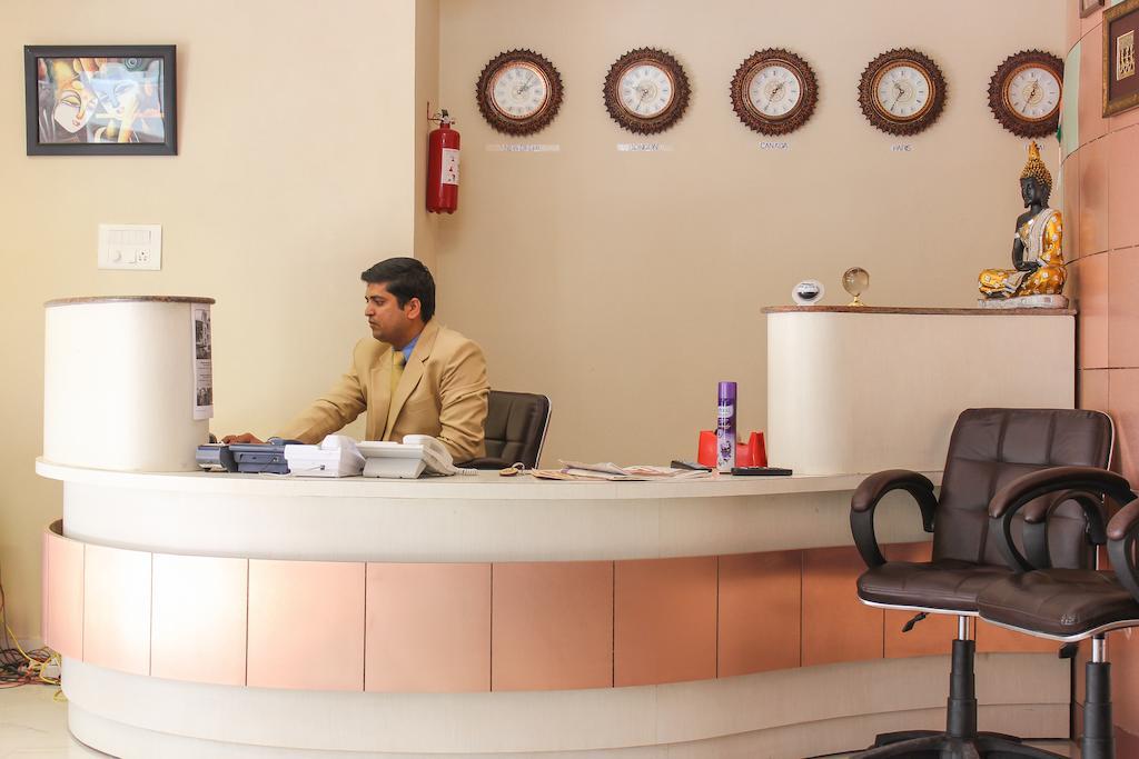 Hotel The Royal Court à Nainital Extérieur photo
