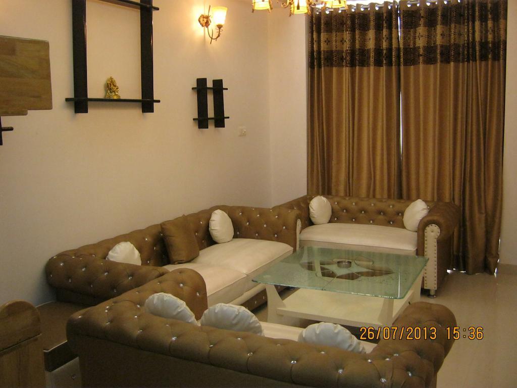 Hotel The Royal Court à Nainital Extérieur photo