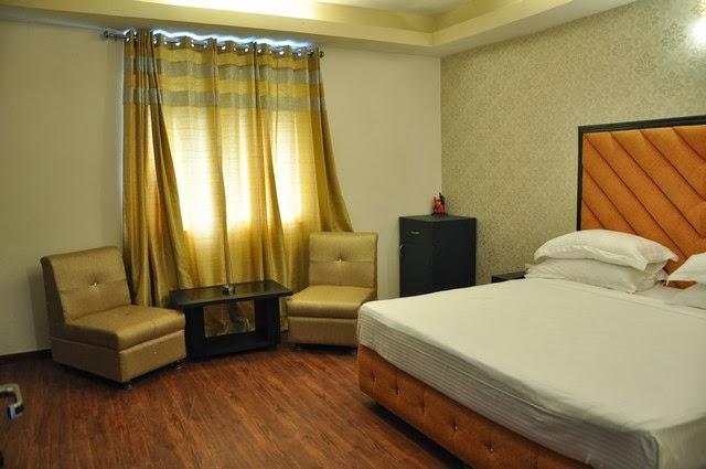 Hotel The Royal Court à Nainital Extérieur photo
